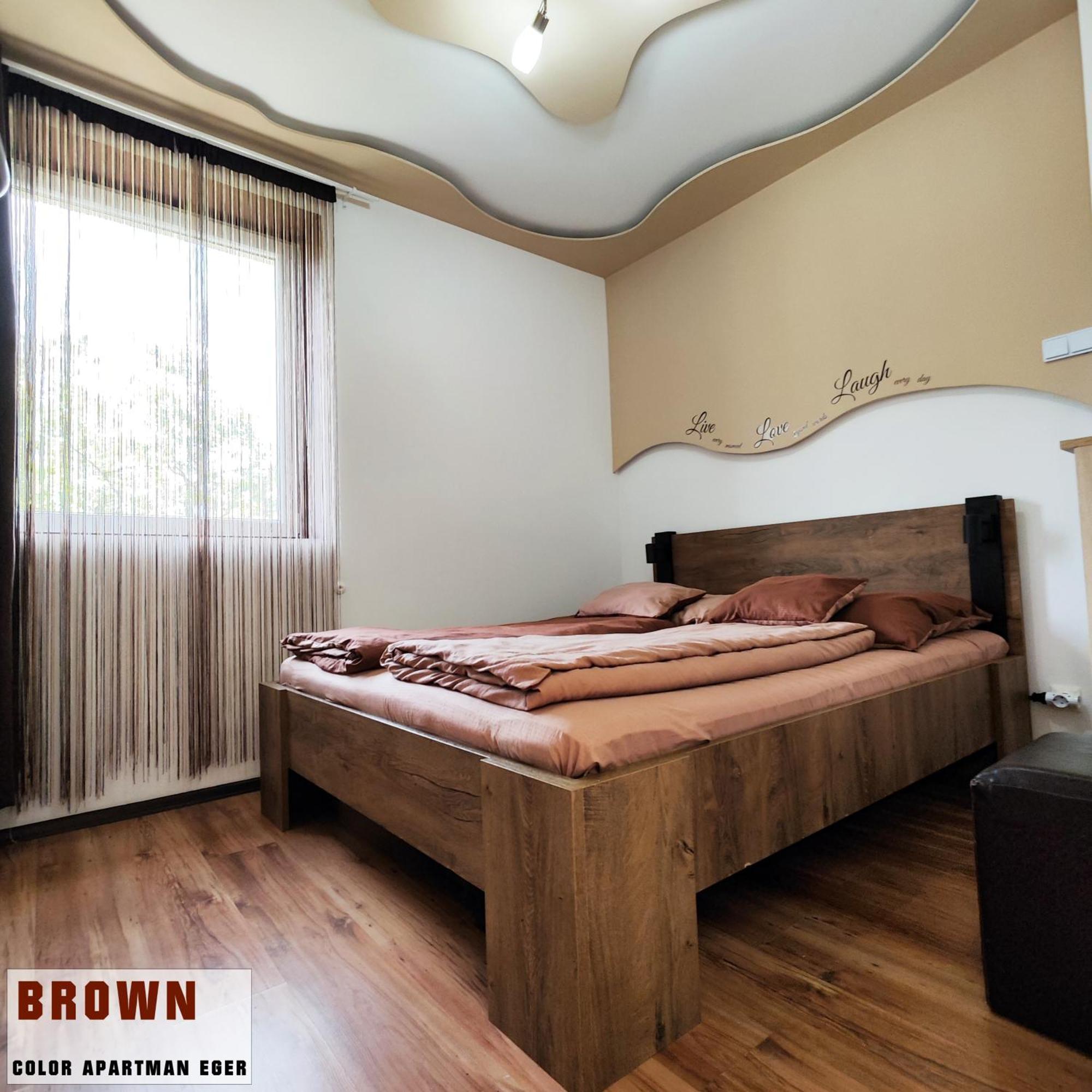 Color Apartmanok Eger Chambre photo